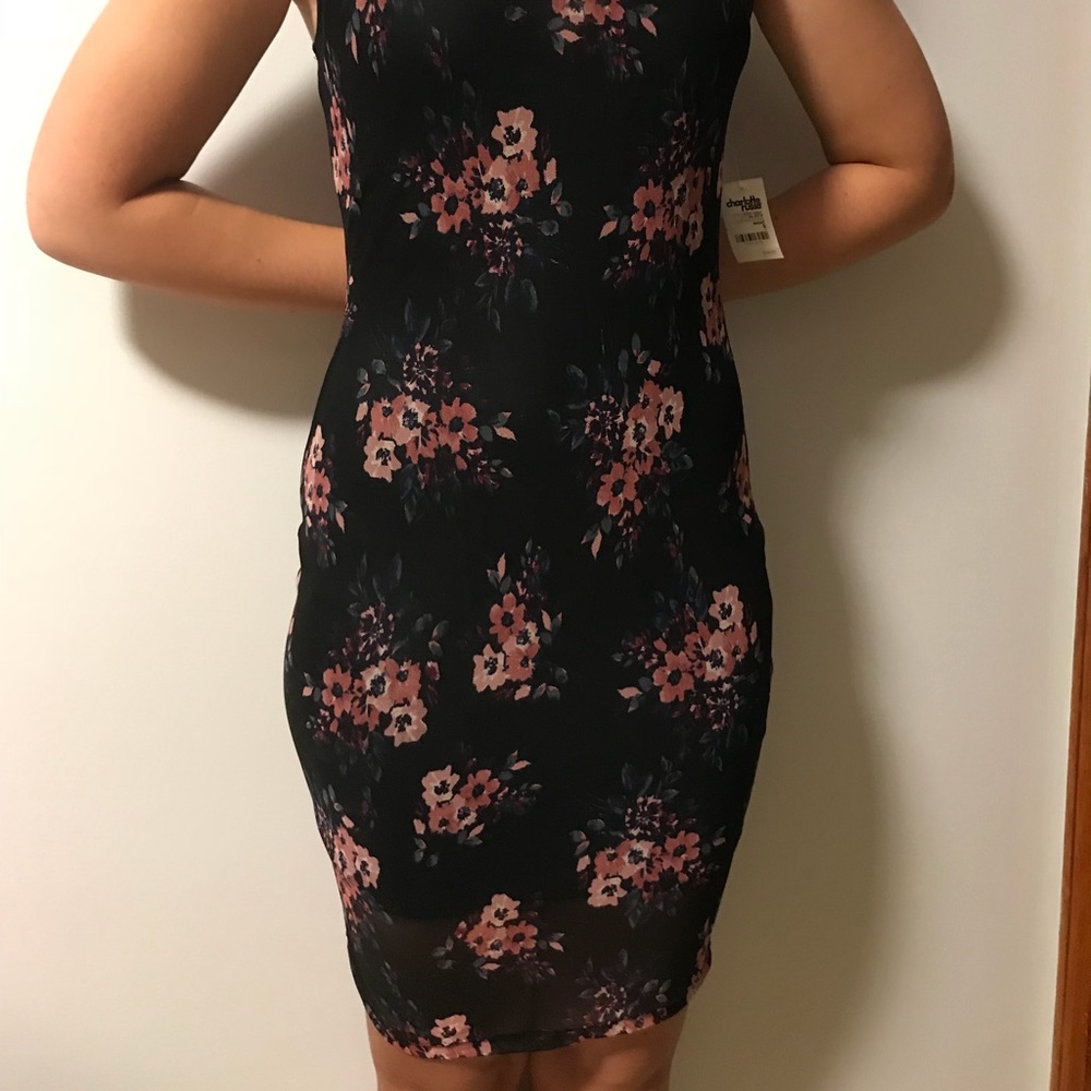 Dress - Picture 4 of 4